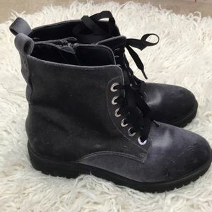New mossimo boots